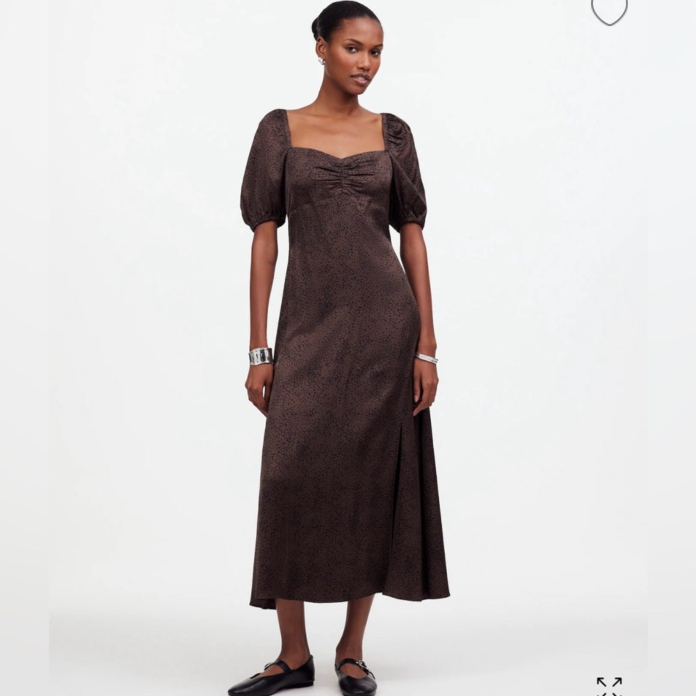 Puff-Sleeve Sweetheart Midi Dress